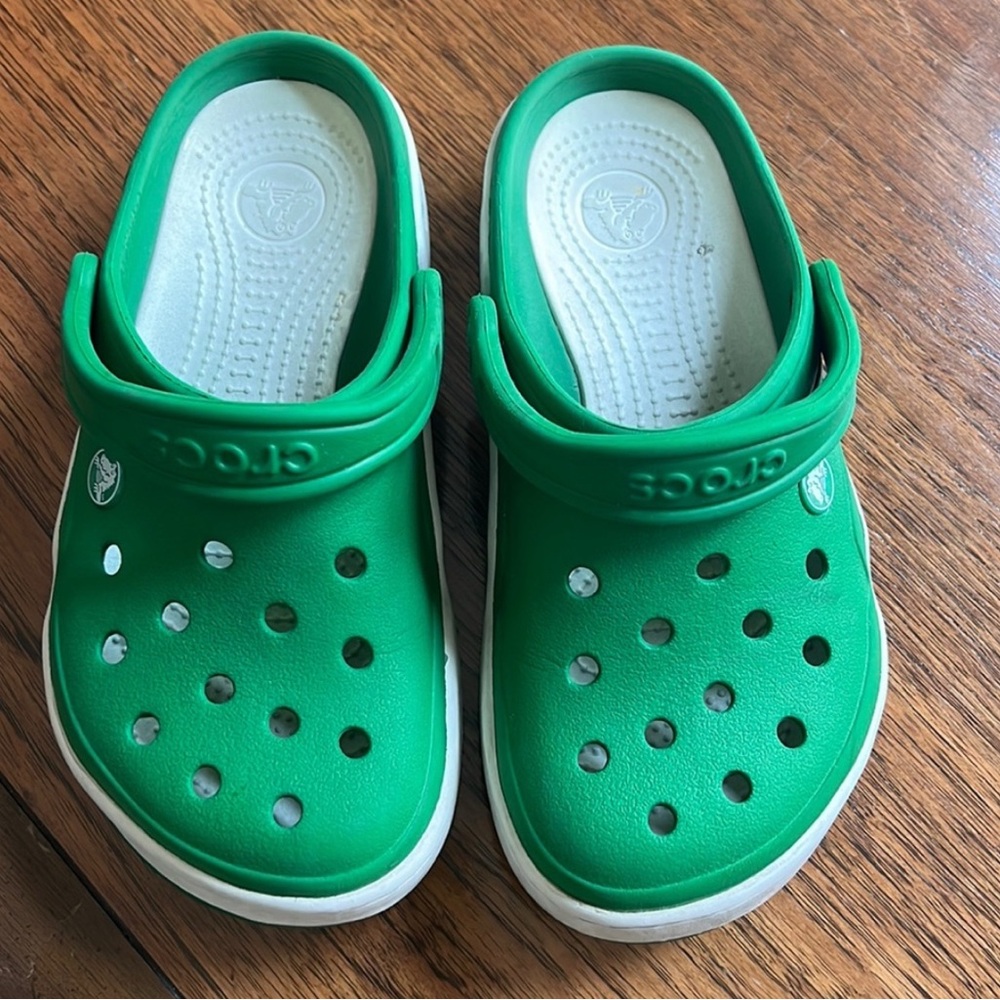 CROCS Kids Vibrant Green Sandals